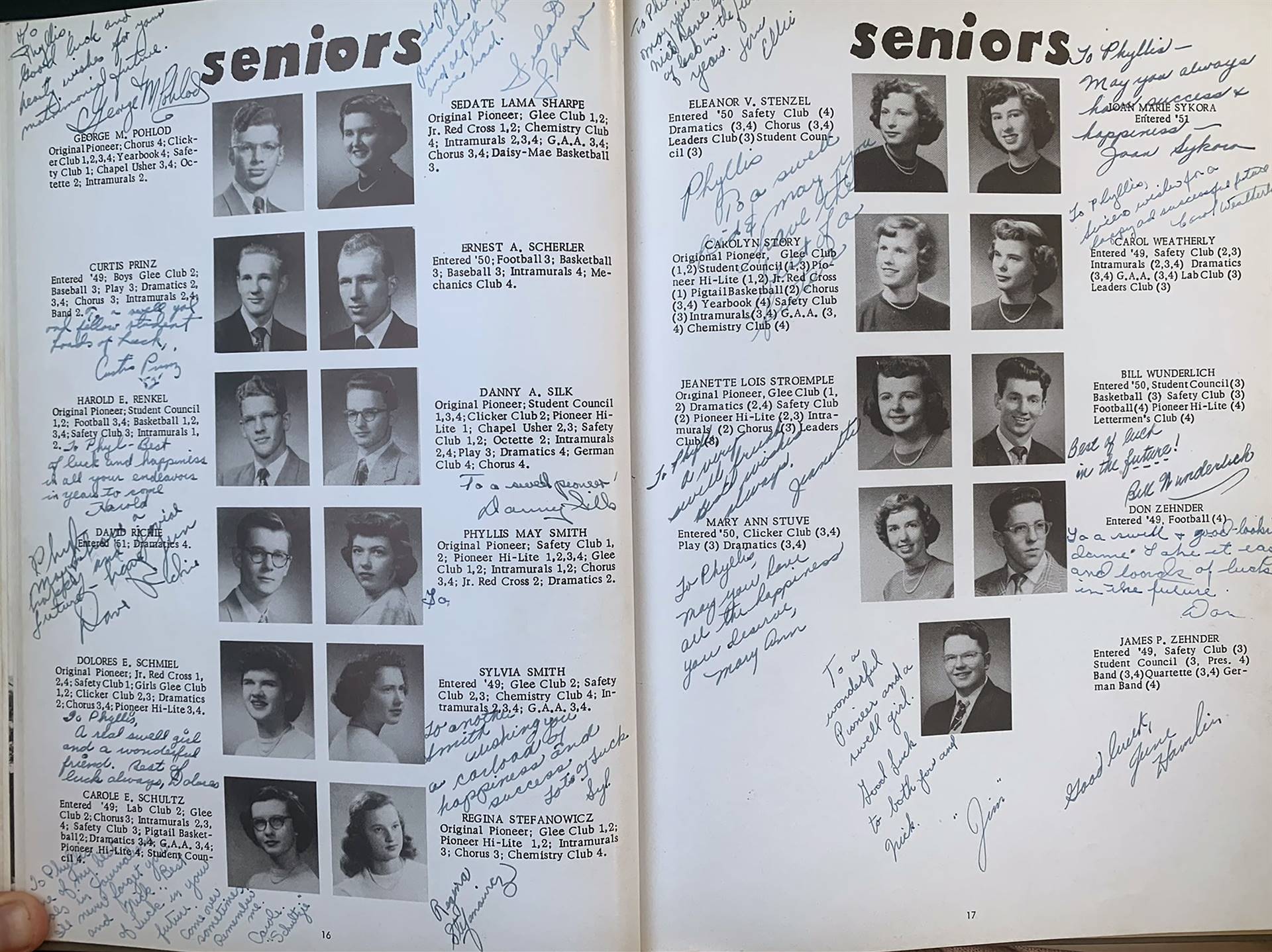 Seniors Signatures